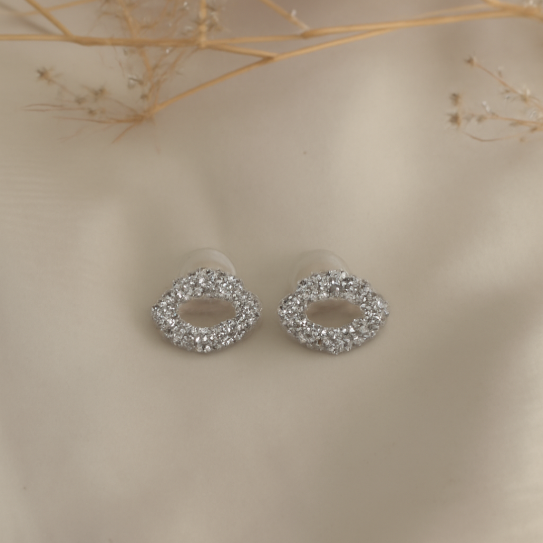 Glitter Kiss earrings